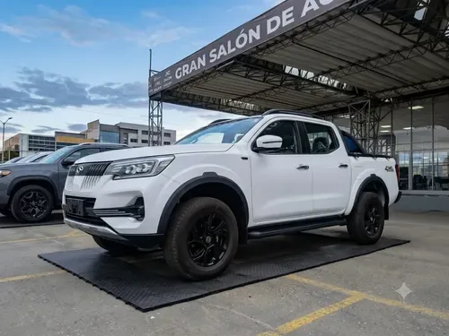 Dongfeng Rich 7EV 4x4 en ambiente exterior, foto 2 de 5